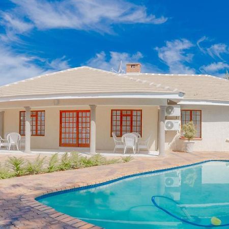 Green Lagoon Guest House Габороне Экстерьер фото