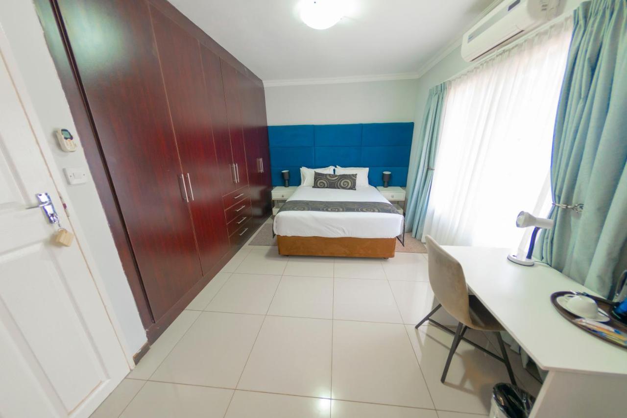 Green Lagoon Guest House Габороне Экстерьер фото