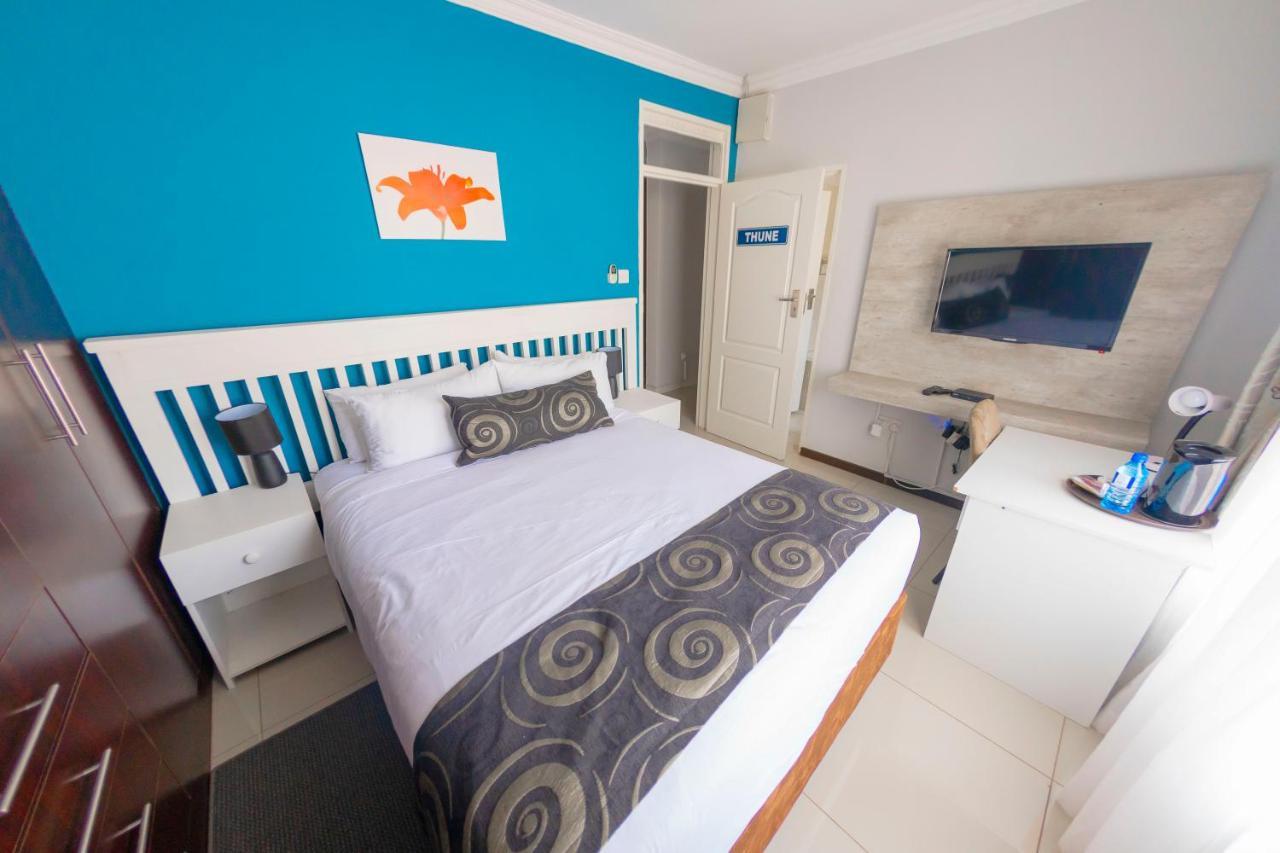 Green Lagoon Guest House Габороне Экстерьер фото